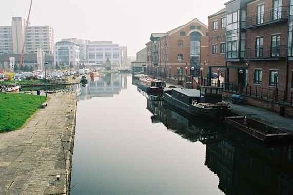 Leeds Canal Basin.jpg (29627 bytes)